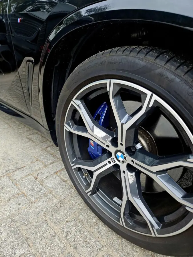 xDrive45E High Executive Hybride 394PK | SKY Lounge