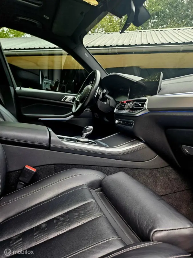xDrive45E High Executive Hybride 394PK | SKY Lounge