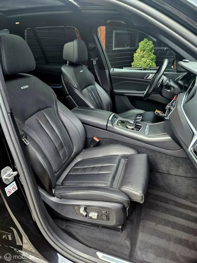 xDrive45E High Executive Hybride 394PK | SKY Lounge