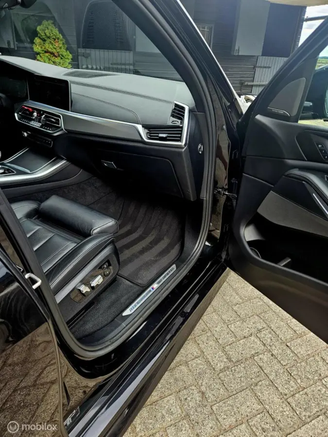 xDrive45E High Executive Hybride 394PK | SKY Lounge