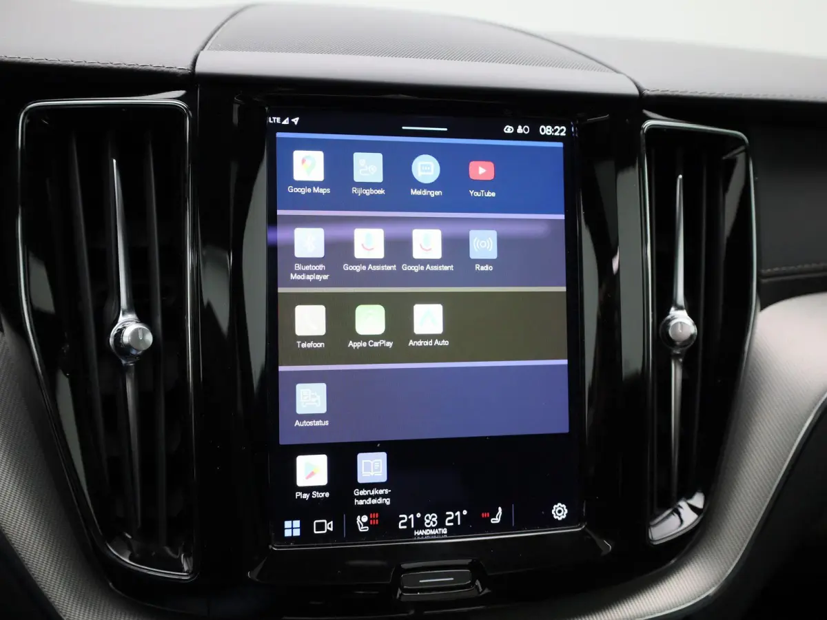 2.0 T8 Plug-in hybrid AWD Plus Dark | Panoramadak | Automaat | Apple Carplay / Android Auto | Stoel-stuurverwarming | Virtual Cockpit | Camera | Climate Control | Leder | Elektrisch Verstelb