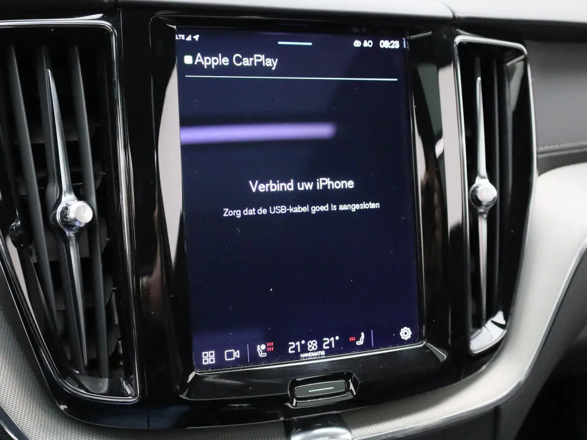 2.0 T8 Plug-in hybrid AWD Plus Dark | Panoramadak | Automaat | Apple Carplay / Android Auto | Stoel-stuurverwarming | Virtual Cockpit | Camera | Climate Control | Leder | Elektrisch Verstelb