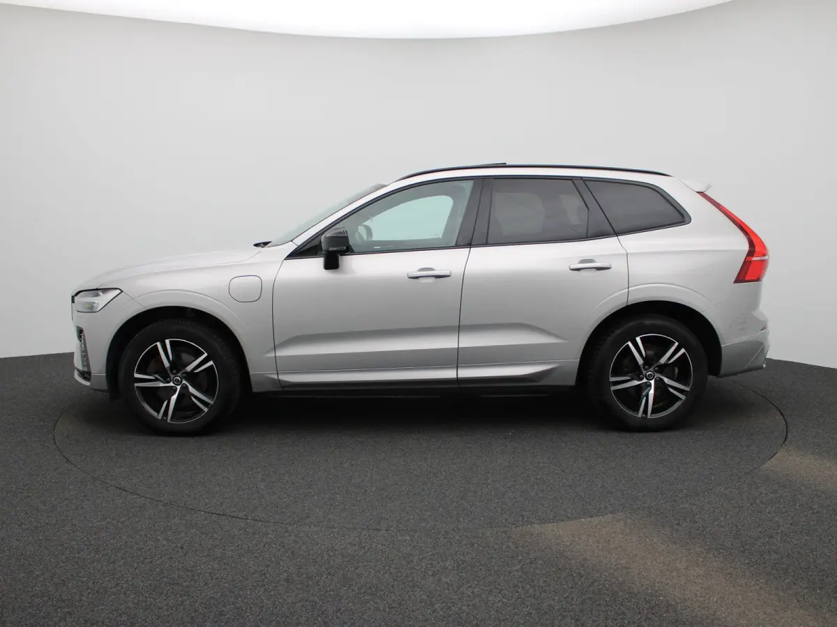 2.0 T8 Plug-in hybrid AWD Plus Dark | Panoramadak | Automaat | Apple Carplay / Android Auto | Stoel-stuurverwarming | Virtual Cockpit | Camera | Climate Control | Leder | Elektrisch Verstelb