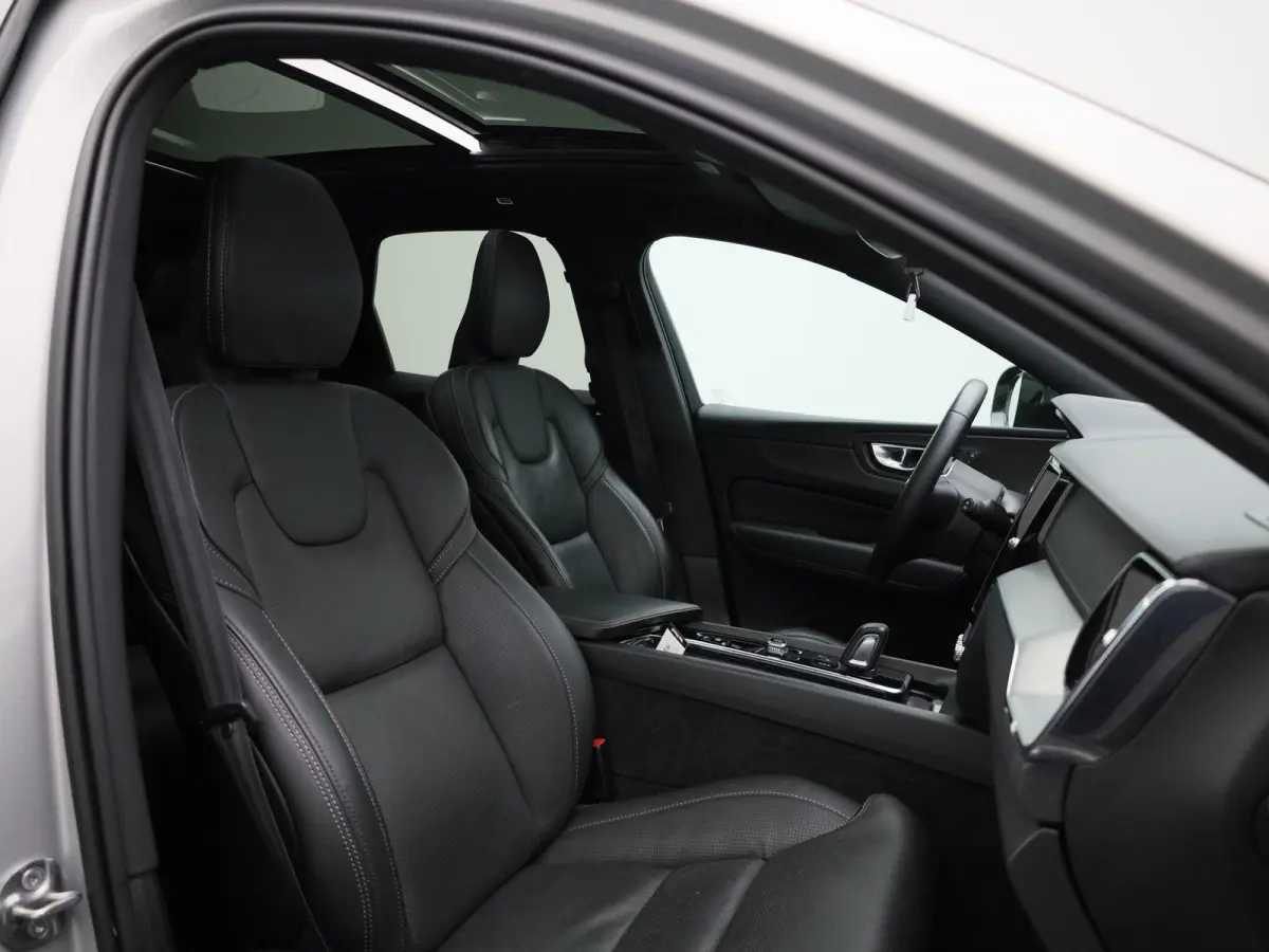 2.0 T8 Plug-in hybrid AWD Plus Dark | Panoramadak | Automaat | Apple Carplay / Android Auto | Stoel-stuurverwarming | Virtual Cockpit | Camera | Climate Control | Leder | Elektrisch Verstelb