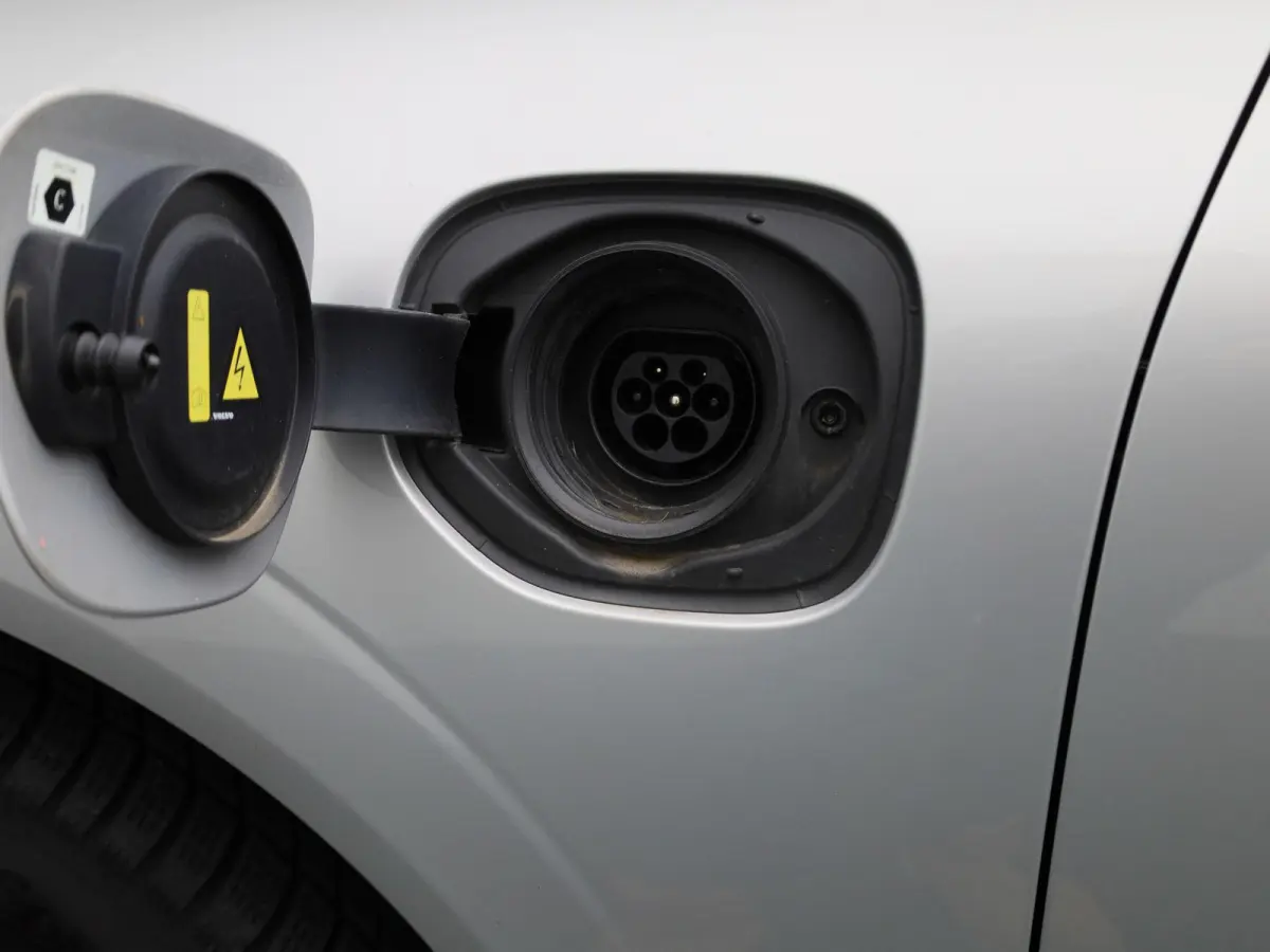 2.0 T8 Plug-in hybrid AWD Plus Dark | Panoramadak | Automaat | Apple Carplay / Android Auto | Stoel-stuurverwarming | Virtual Cockpit | Camera | Climate Control | Leder | Elektrisch Verstelb