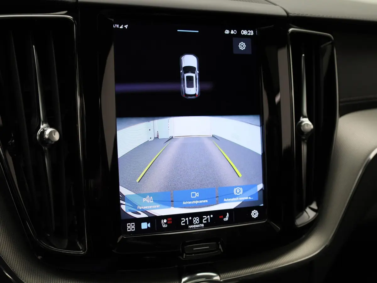 2.0 T8 Plug-in hybrid AWD Plus Dark | Panoramadak | Automaat | Apple Carplay / Android Auto | Stoel-stuurverwarming | Virtual Cockpit | Camera | Climate Control | Leder | Elektrisch Verstelb
