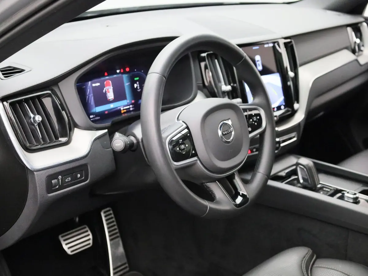 2.0 T8 Plug-in hybrid AWD Plus Dark | Panoramadak | Automaat | Apple Carplay / Android Auto | Stoel-stuurverwarming | Virtual Cockpit | Camera | Climate Control | Leder | Elektrisch Verstelb