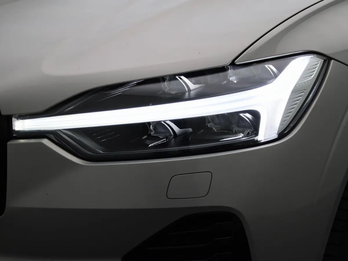 2.0 T8 Plug-in hybrid AWD Plus Dark | Panoramadak | Automaat | Apple Carplay / Android Auto | Stoel-stuurverwarming | Virtual Cockpit | Camera | Climate Control | Leder | Elektrisch Verstelb
