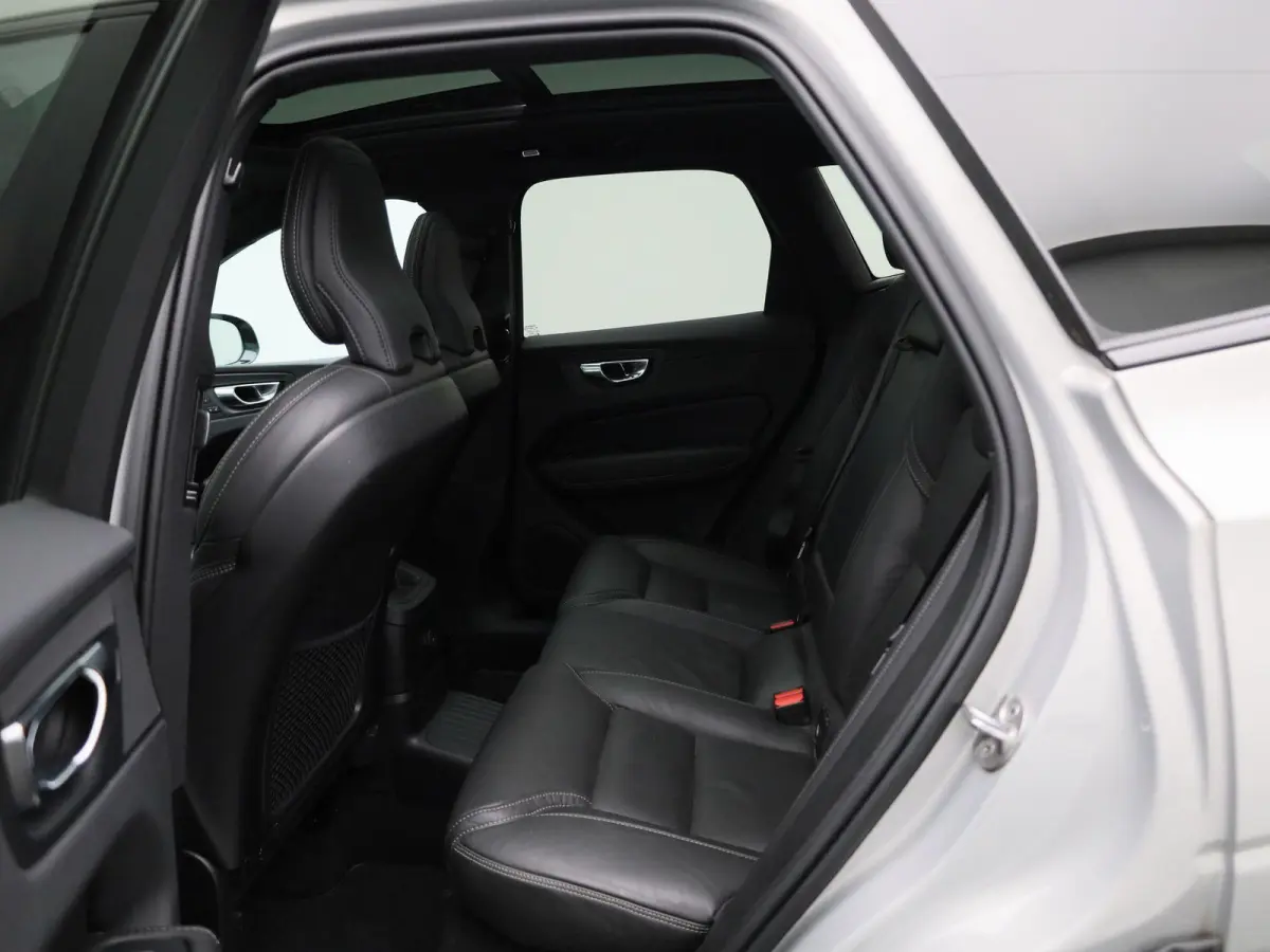 2.0 T8 Plug-in hybrid AWD Plus Dark | Panoramadak | Automaat | Apple Carplay / Android Auto | Stoel-stuurverwarming | Virtual Cockpit | Camera | Climate Control | Leder | Elektrisch Verstelb
