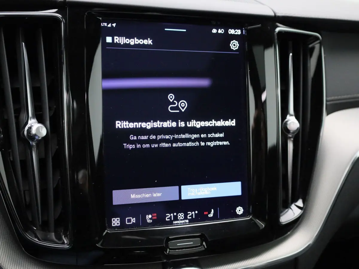 2.0 T8 Plug-in hybrid AWD Plus Dark | Panoramadak | Automaat | Apple Carplay / Android Auto | Stoel-stuurverwarming | Virtual Cockpit | Camera | Climate Control | Leder | Elektrisch Verstelb