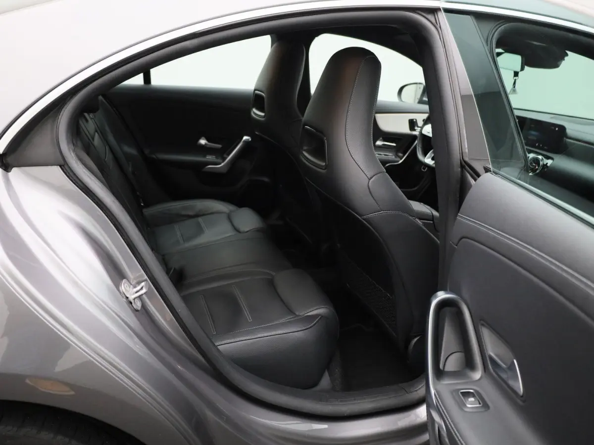 250 e AMG Line | Automaat | LMV | Virtual cockpit | Sfeer verlichting | Parkeer sensoren | Camera | Leder | Navigatie | Climate control | Stoel verwarming | DAB | Cruise control