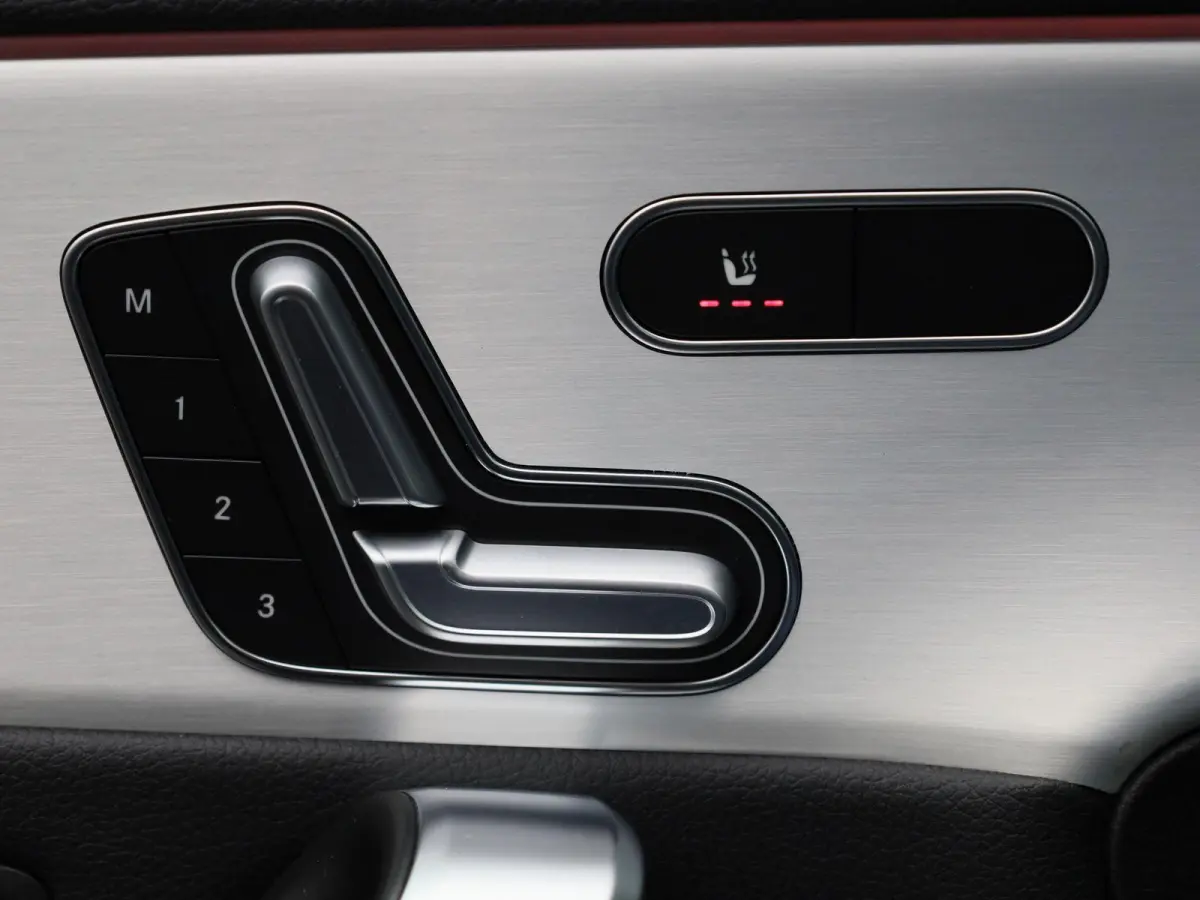 250 e AMG Line | Automaat | LMV | Virtual cockpit | Sfeer verlichting | Parkeer sensoren | Camera | Leder | Navigatie | Climate control | Stoel verwarming | DAB | Cruise control