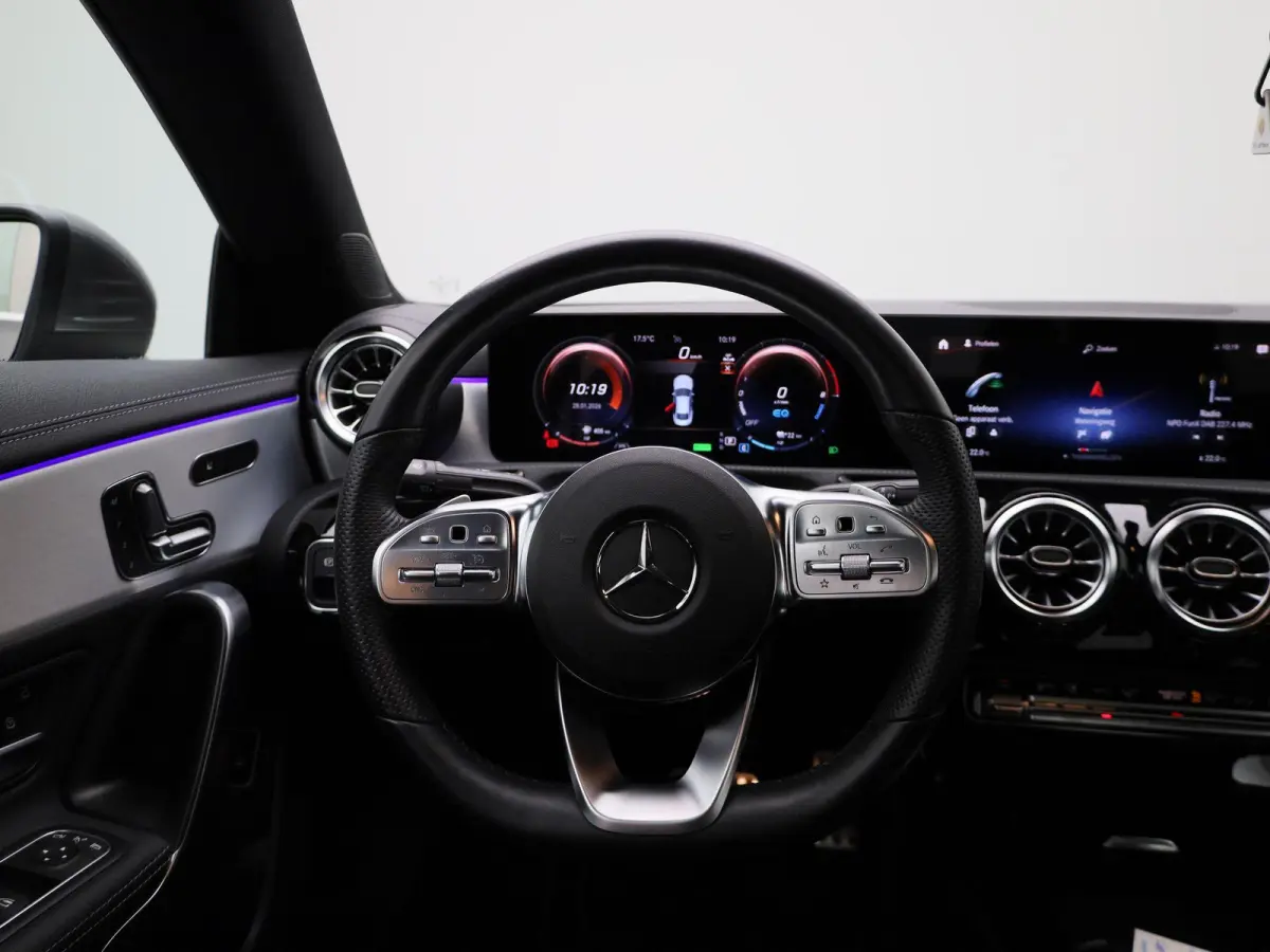 250 e AMG Line | Automaat | LMV | Virtual cockpit | Sfeer verlichting | Parkeer sensoren | Camera | Leder | Navigatie | Climate control | Stoel verwarming | DAB | Cruise control