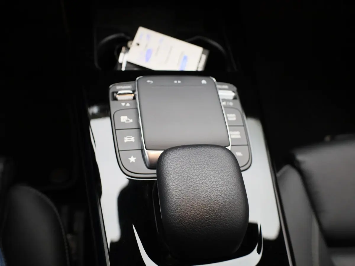 250 e AMG Line | Automaat | LMV | Virtual cockpit | Sfeer verlichting | Parkeer sensoren | Camera | Leder | Navigatie | Climate control | Stoel verwarming | DAB | Cruise control