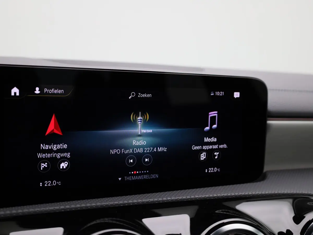 250 e AMG Line | Automaat | LMV | Virtual cockpit | Sfeer verlichting | Parkeer sensoren | Camera | Leder | Navigatie | Climate control | Stoel verwarming | DAB | Cruise control