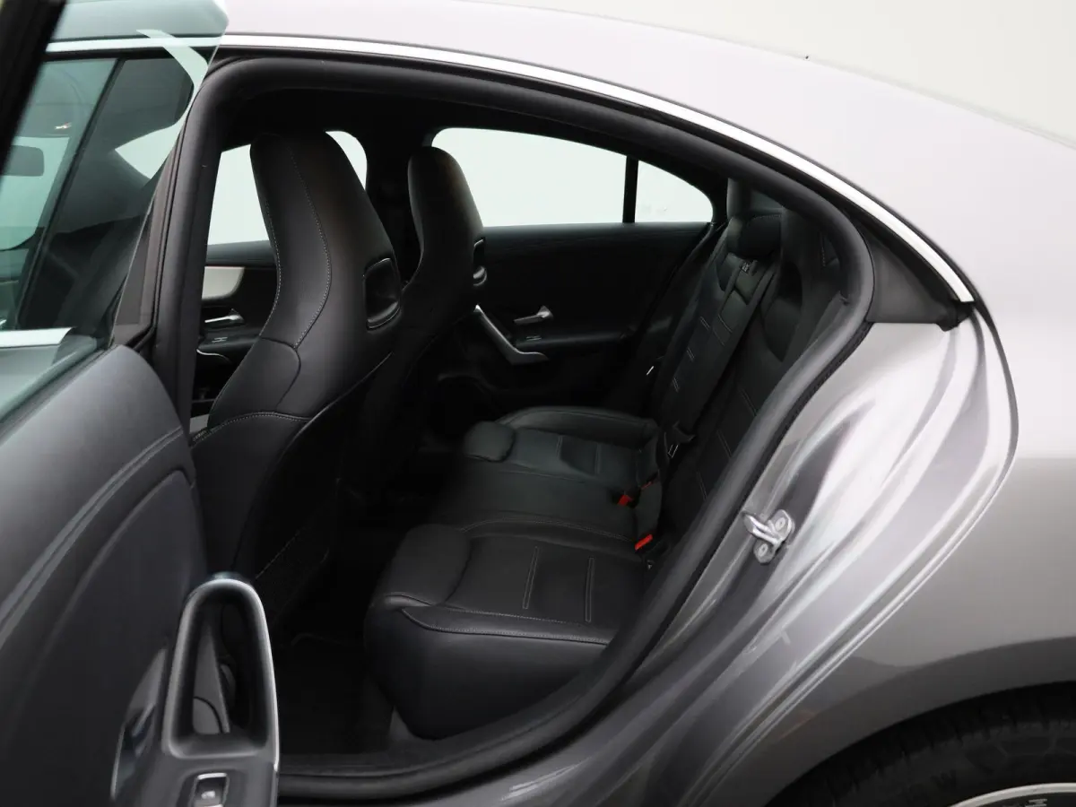 250 e AMG Line | Automaat | LMV | Virtual cockpit | Sfeer verlichting | Parkeer sensoren | Camera | Leder | Navigatie | Climate control | Stoel verwarming | DAB | Cruise control