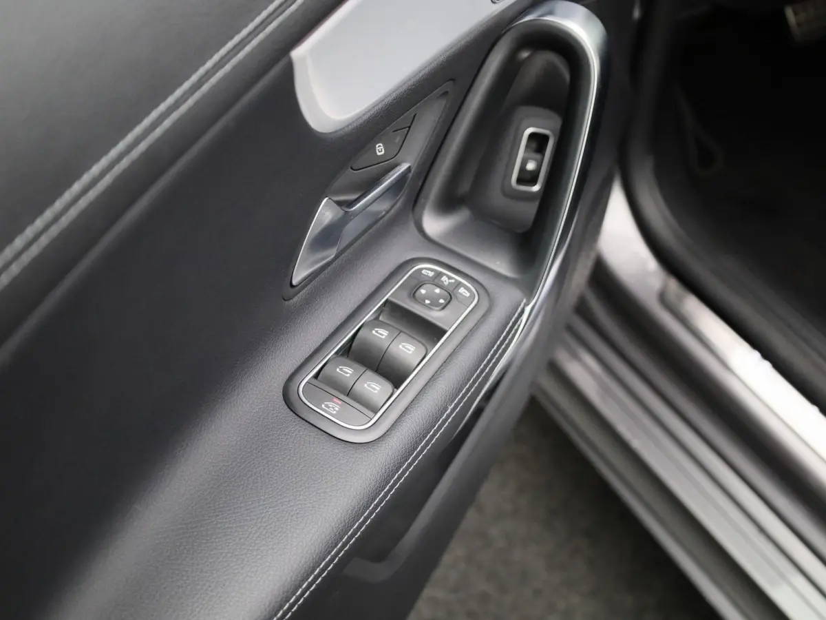 250 e AMG Line | Automaat | LMV | Virtual cockpit | Sfeer verlichting | Parkeer sensoren | Camera | Leder | Navigatie | Climate control | Stoel verwarming | DAB | Cruise control