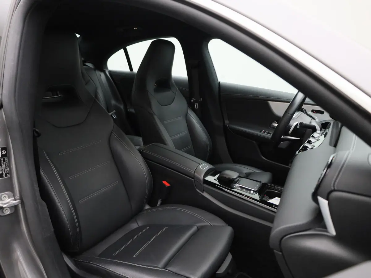 250 e AMG Line | Automaat | LMV | Virtual cockpit | Sfeer verlichting | Parkeer sensoren | Camera | Leder | Navigatie | Climate control | Stoel verwarming | DAB | Cruise control