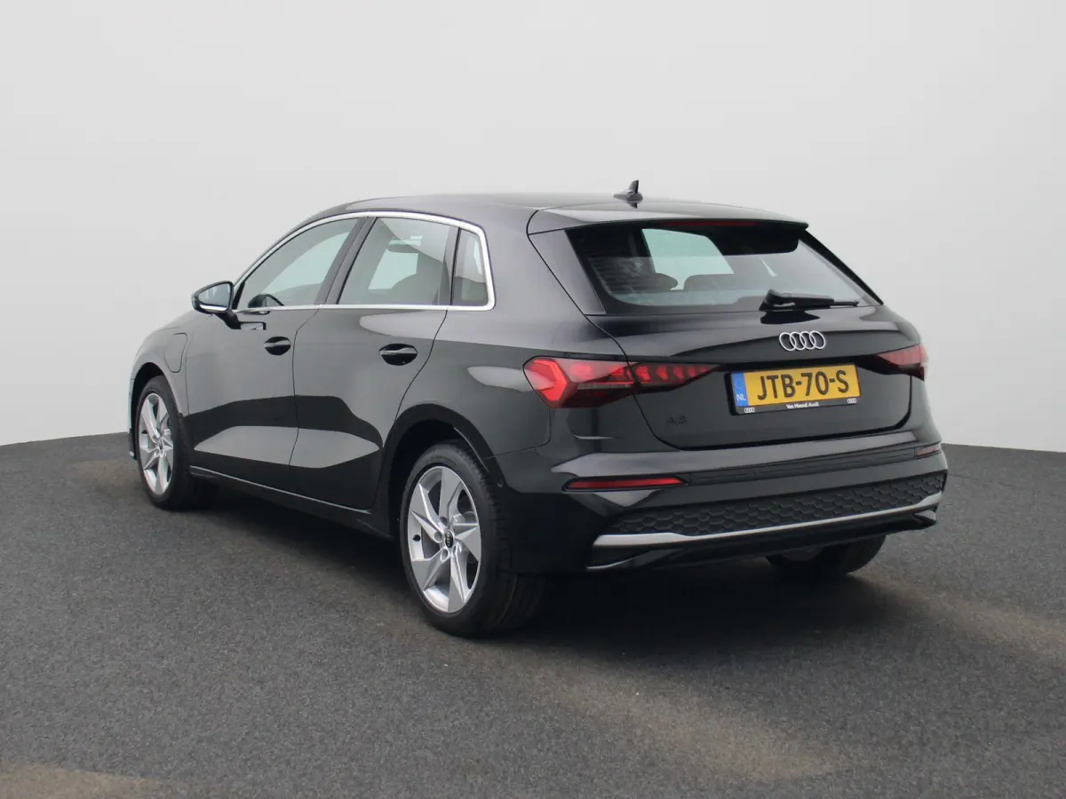 40 TFSI e S edition l Demo l Cruise control l Airco l Navigatie l Stoelverwarming l Elektr. instel. bestuurd.stoel l Parkeersensoren l Audi virtual cockpit plus l Audi drive select l Lichtme