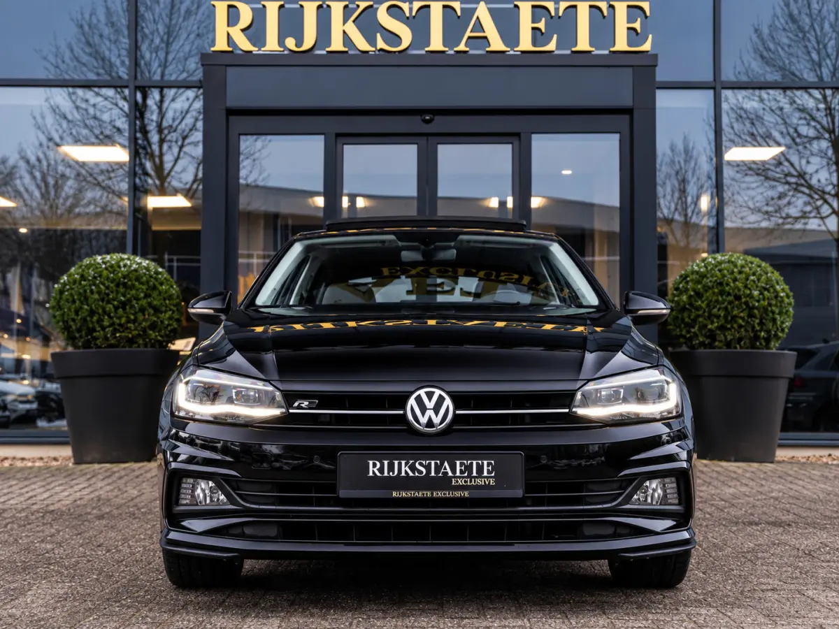 1.0 TSI R-LINE|PANO|CARPLAY|17''|ACC|LED|PDC