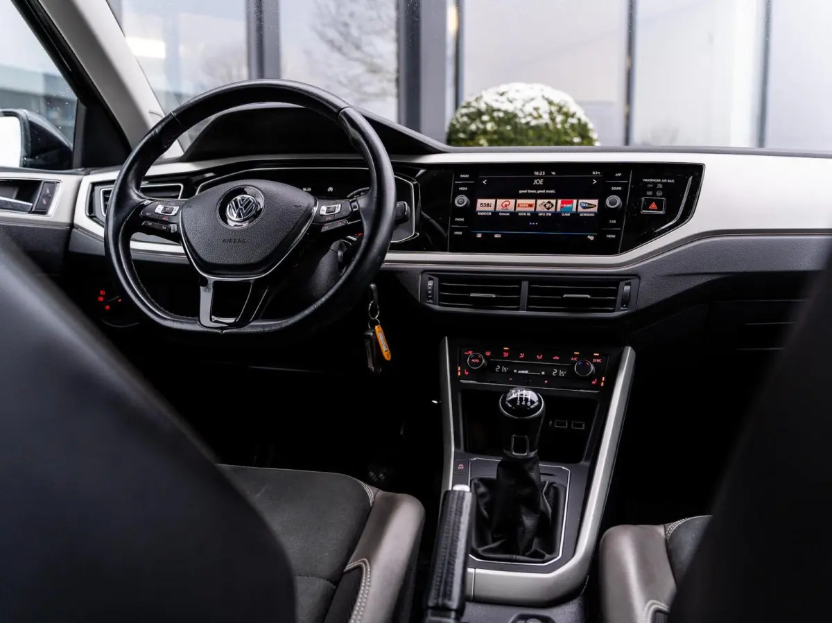 1.0 TSI R-LINE|PANO|CARPLAY|17''|ACC|LED|PDC