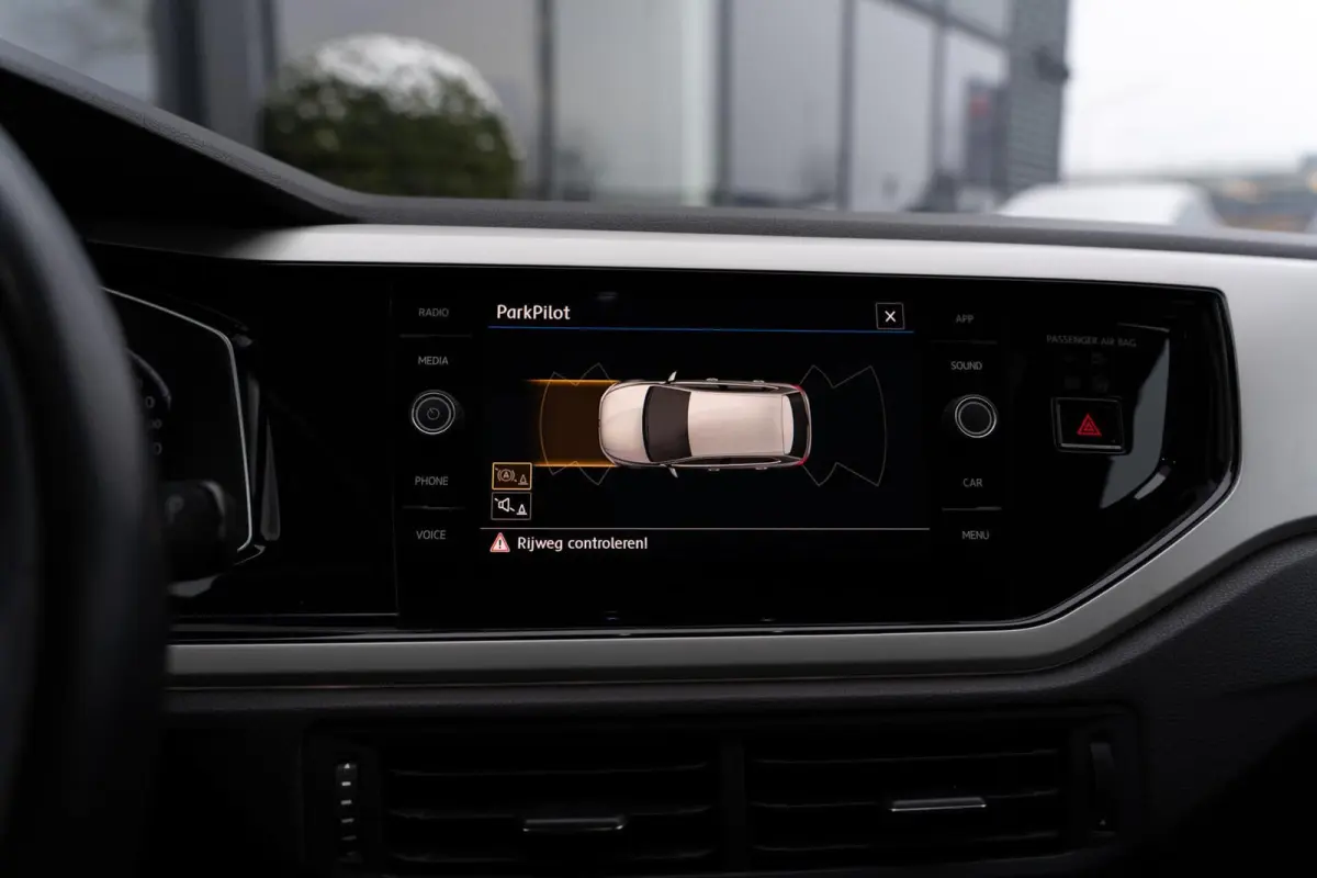 1.0 TSI R-LINE|PANO|CARPLAY|17''|ACC|LED|PDC