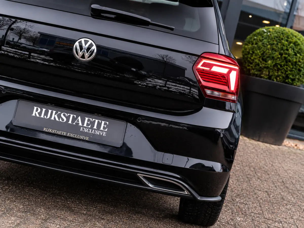 1.0 TSI R-LINE|PANO|CARPLAY|17''|ACC|LED|PDC