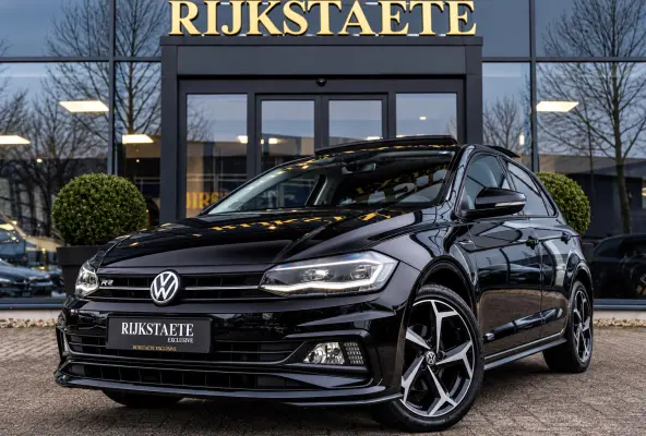 1.0 TSI R-LINE|PANO|CARPLAY|17''|ACC|LED|PDC