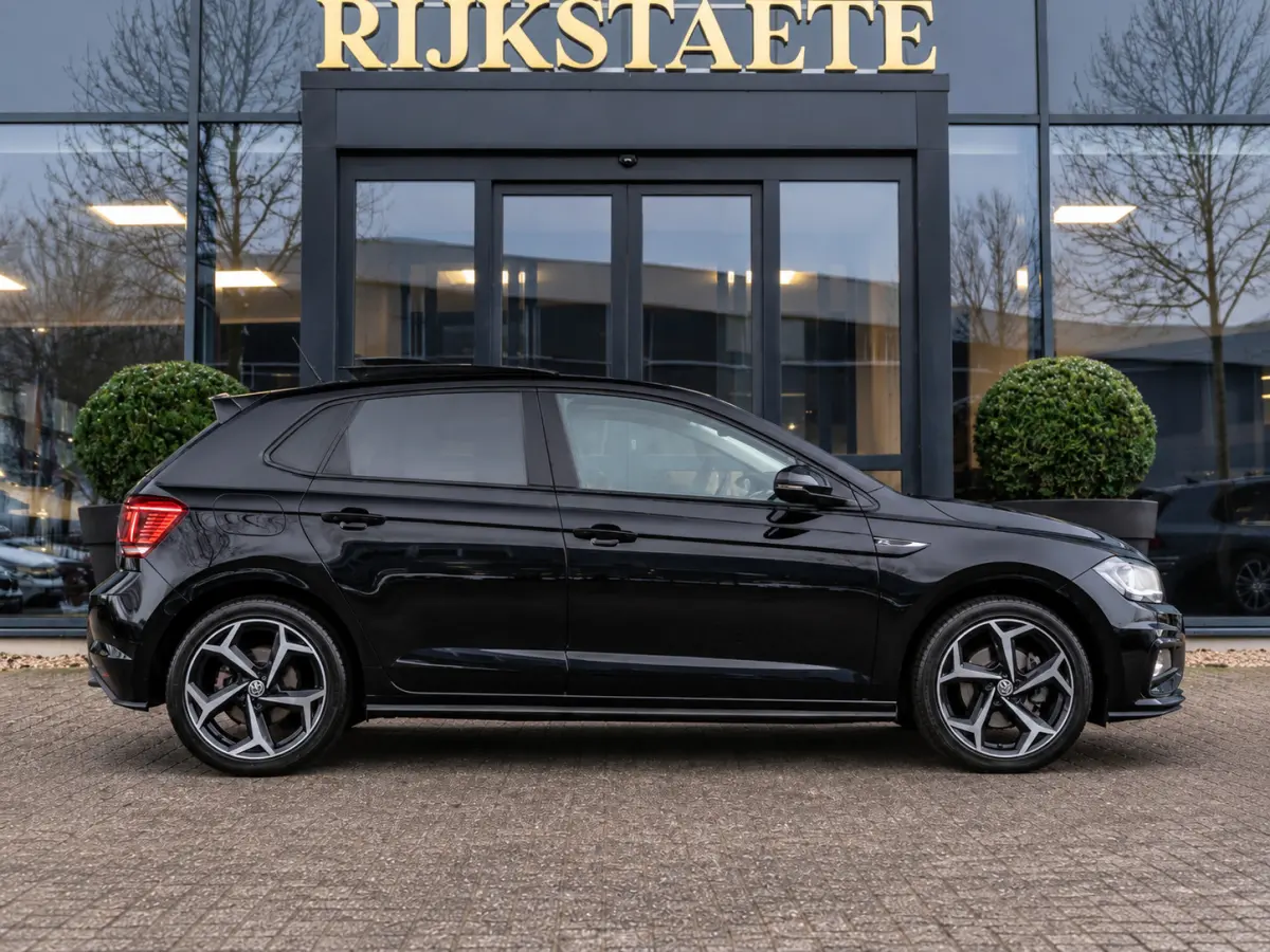 1.0 TSI R-LINE|PANO|CARPLAY|17''|ACC|LED|PDC