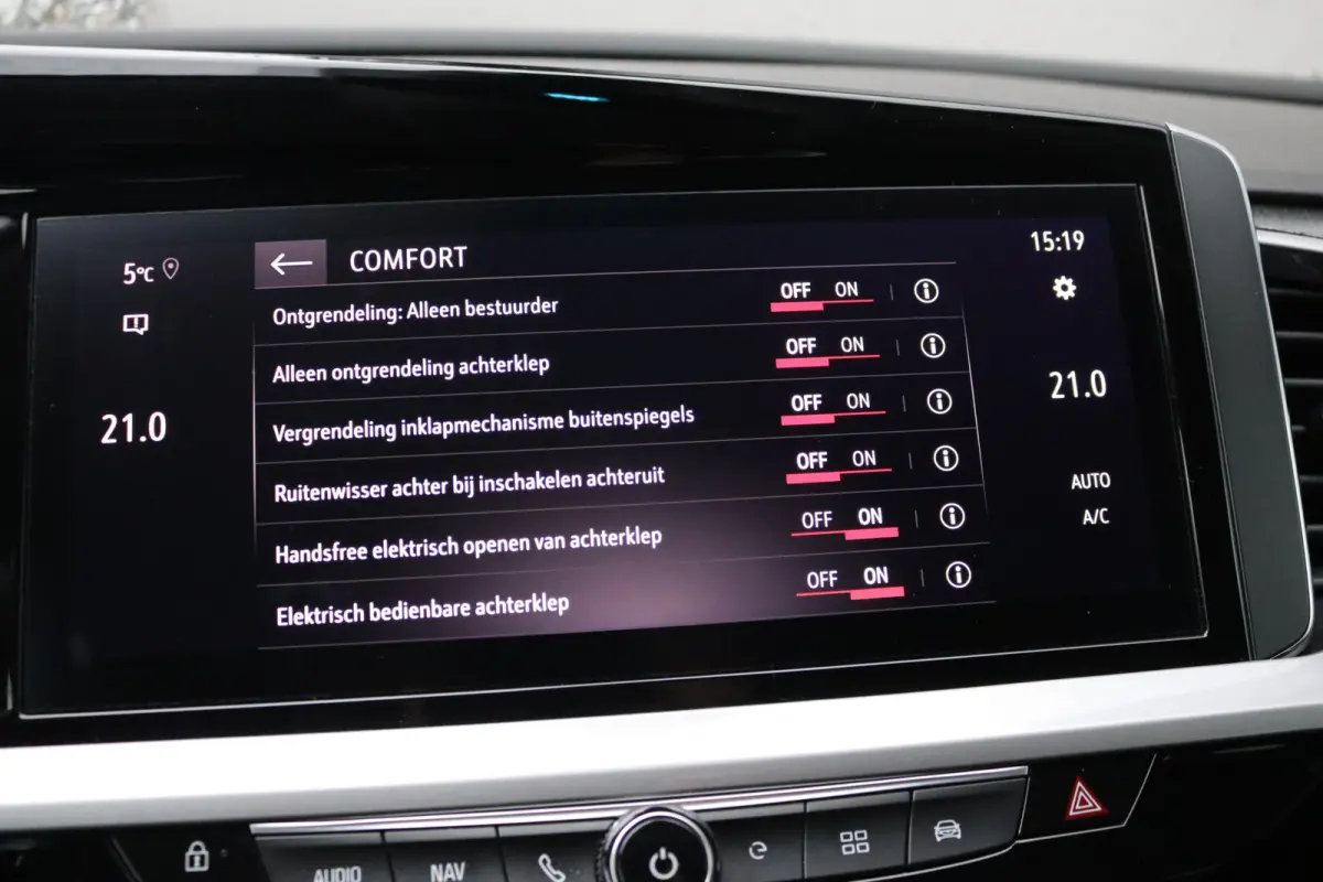 1.6T. Plug in Hybrid/PHEV 4x4 300PK Elegance Leder-pack/Elegance-pack