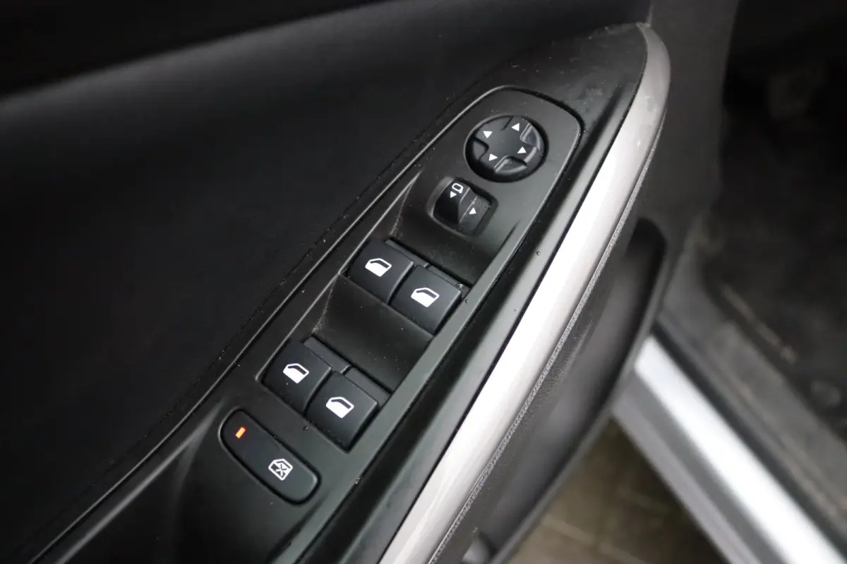 1.6T. Plug in Hybrid/PHEV 4x4 300PK Elegance Leder-pack/Elegance-pack