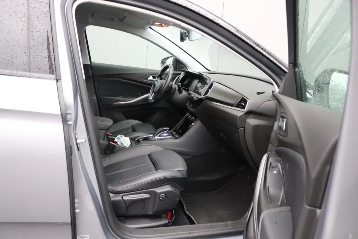 1.6T. Plug in Hybrid/PHEV 4x4 300PK Elegance Leder-pack/Elegance-pack
