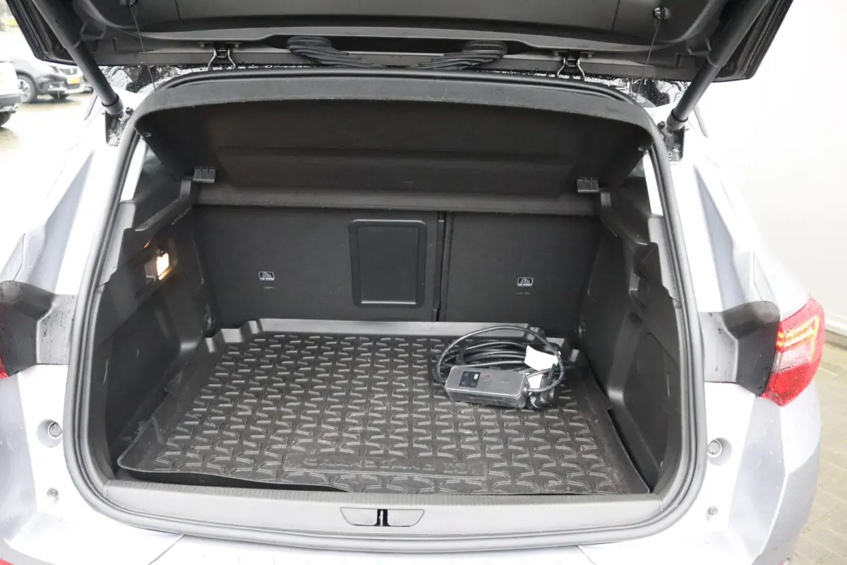 1.6T. Plug in Hybrid/PHEV 4x4 300PK Elegance Leder-pack/Elegance-pack