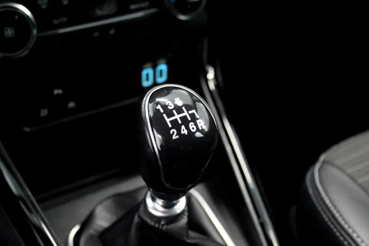 1.0 EcoBoost Titanium 126PK, RIJKLAAR!! | TREKHAAK | CARPLAY | DEELS LEER