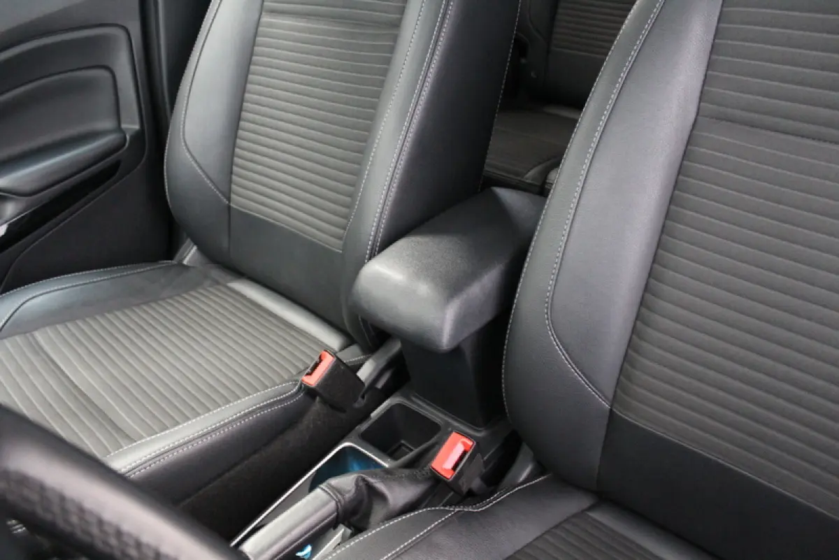 1.0 EcoBoost Titanium 126PK, RIJKLAAR!! | TREKHAAK | CARPLAY | DEELS LEER