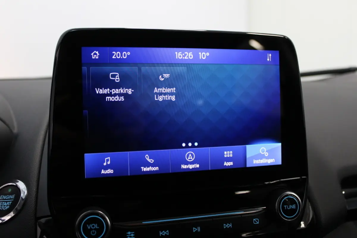 1.0 EcoBoost Titanium 126PK, RIJKLAAR!! | TREKHAAK | CARPLAY | DEELS LEER