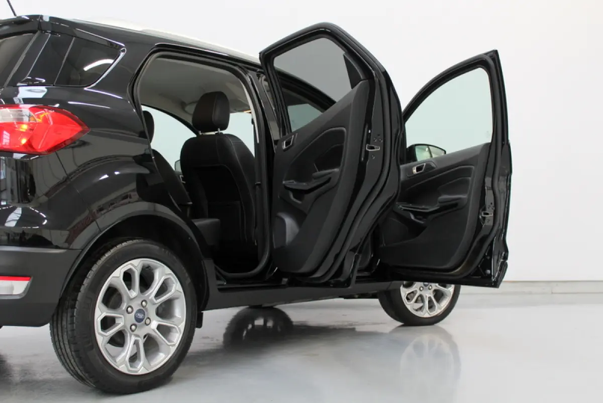 1.0 EcoBoost Titanium 126PK, RIJKLAAR!! | TREKHAAK | CARPLAY | DEELS LEER