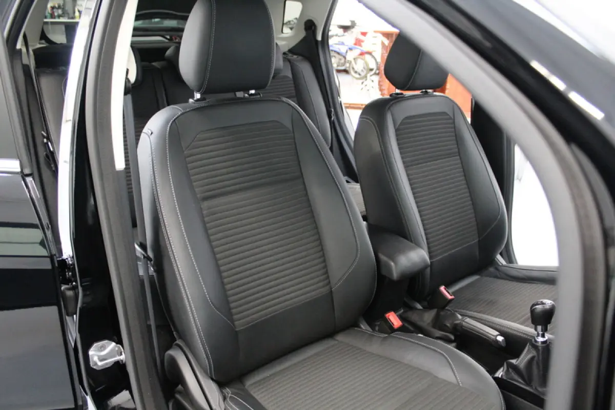 1.0 EcoBoost Titanium 126PK, RIJKLAAR!! | TREKHAAK | CARPLAY | DEELS LEER