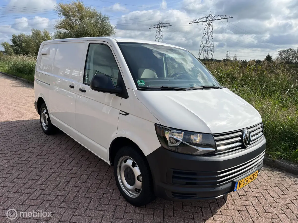 Volkswagen Transporter 2017 Benzine Handgeschakeld leasen