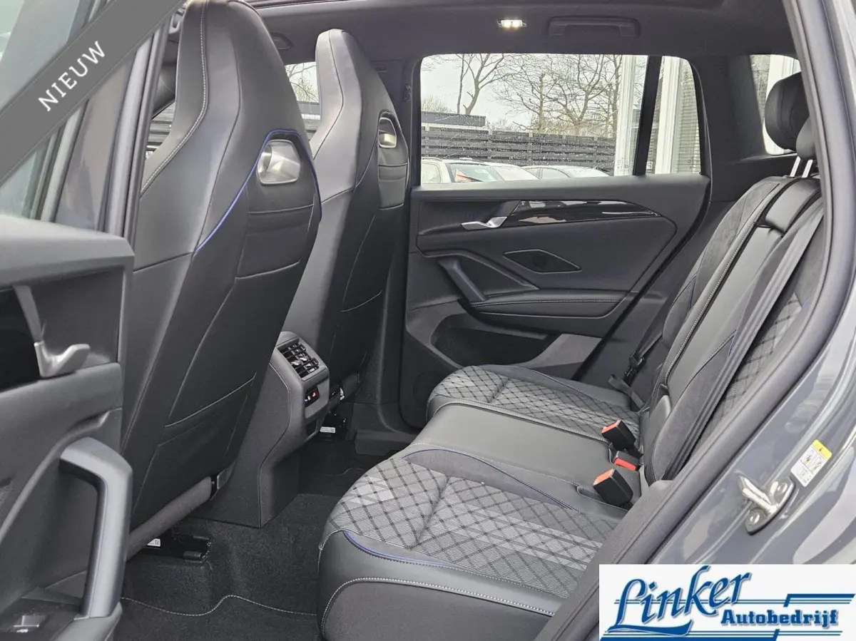 1.5 NIEUW! eHybrid R-Line 272PK PANO/TREKHAAK/DIRECT INZETBAAR