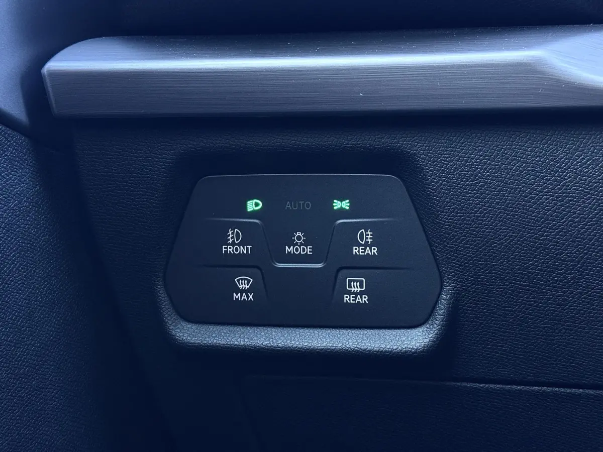 1.0 eTSI FR | Carplay | Virtual | DAB+ | Navi | Sfeerverlichting | Dealer onderhouden | Allseason banden