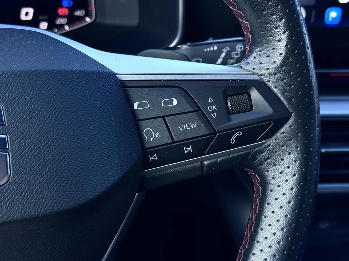 1.0 eTSI FR | Carplay | Virtual | DAB+ | Navi | Sfeerverlichting | Dealer onderhouden | Allseason banden