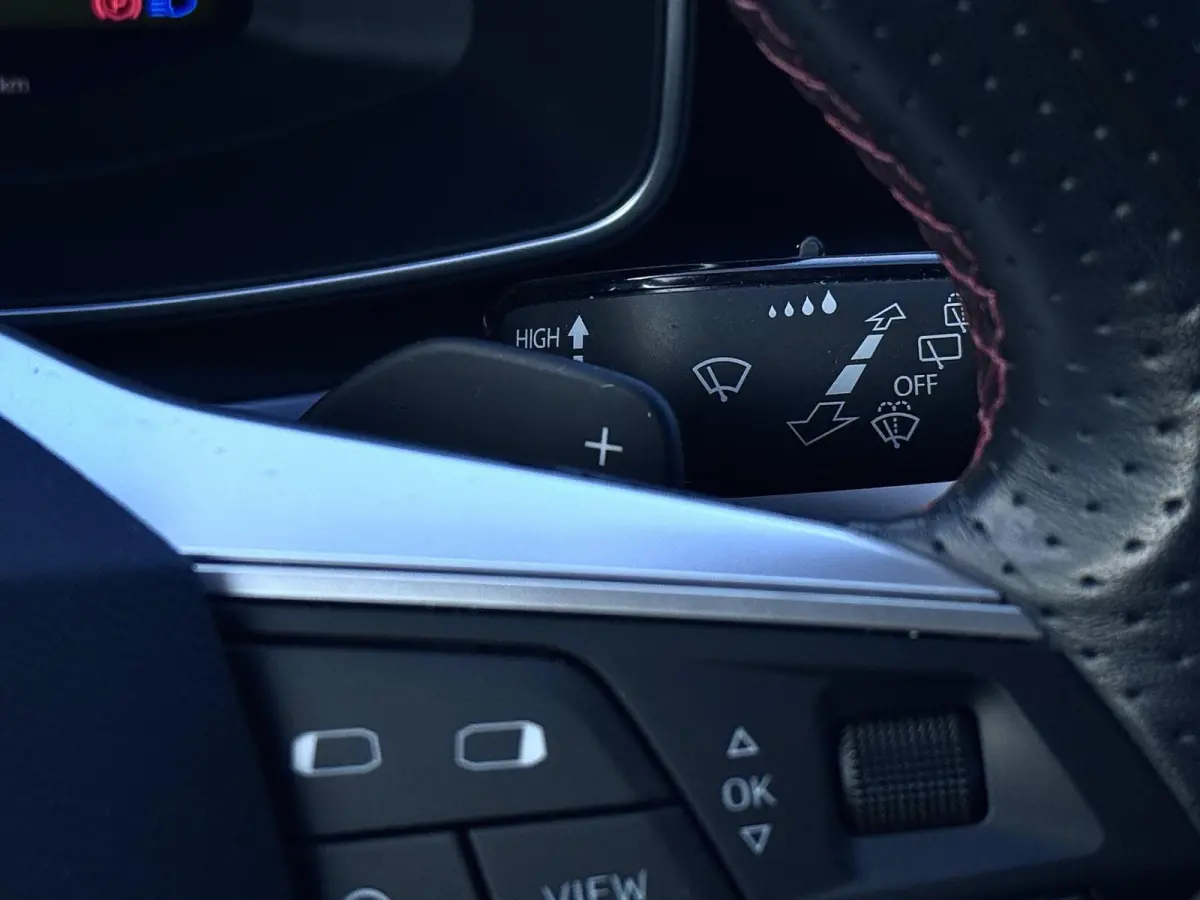 1.0 eTSI FR | Carplay | Virtual | DAB+ | Navi | Sfeerverlichting | Dealer onderhouden | Allseason banden