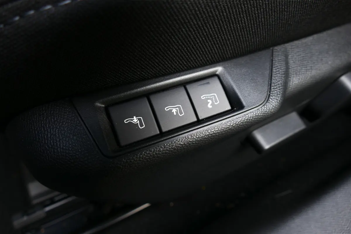 GT | Active Safety Brake met camera en radar (automatisch noodremsysteem) met Distance Alert (waarschuwing dreigende aanrijding) | Advanced Active Safety Brake met camera en radar | Climate 