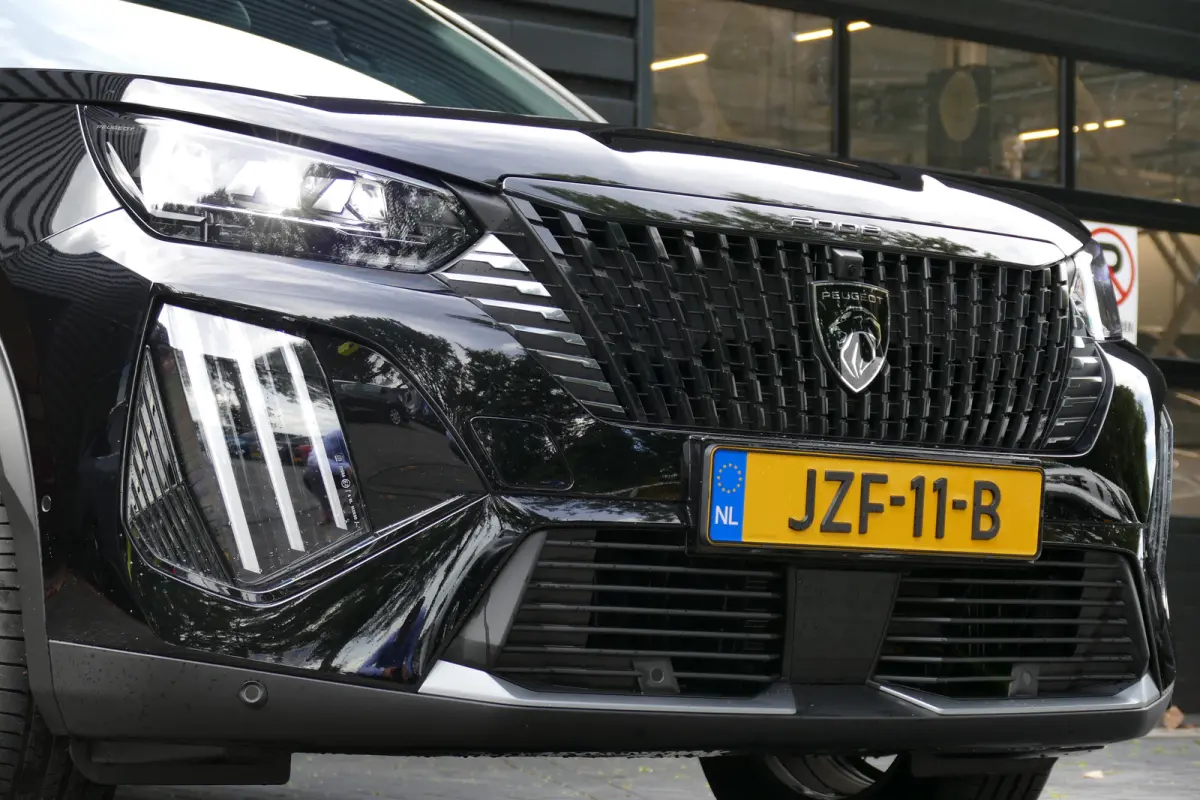 GT | Active Safety Brake met camera en radar (automatisch noodremsysteem) met Distance Alert (waarschuwing dreigende aanrijding) | Advanced Active Safety Brake met camera en radar | Climate 