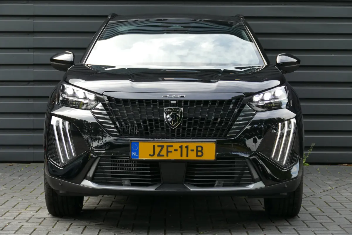 GT | Active Safety Brake met camera en radar (automatisch noodremsysteem) met Distance Alert (waarschuwing dreigende aanrijding) | Advanced Active Safety Brake met camera en radar | Climate 