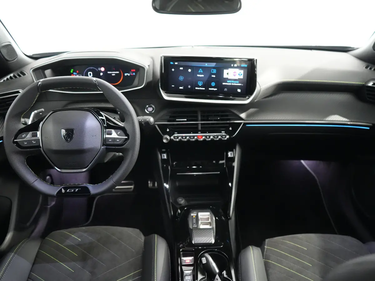 GT | Advanced Active Safety Brake met camera en radar | Climate Control | Elektrisch verstelbare en verwarmbare buitenspiegels