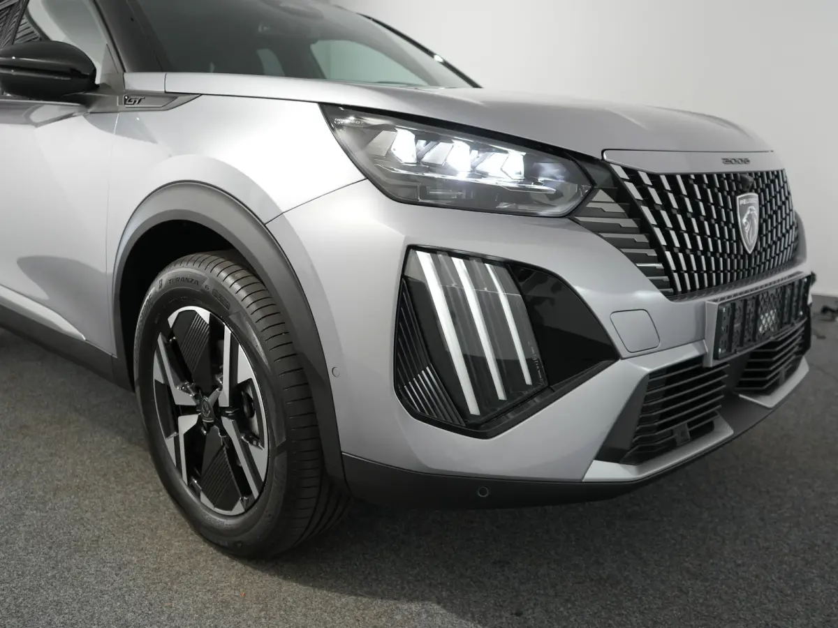 GT | Advanced Active Safety Brake met camera en radar | Climate Control | Elektrisch verstelbare en verwarmbare buitenspiegels