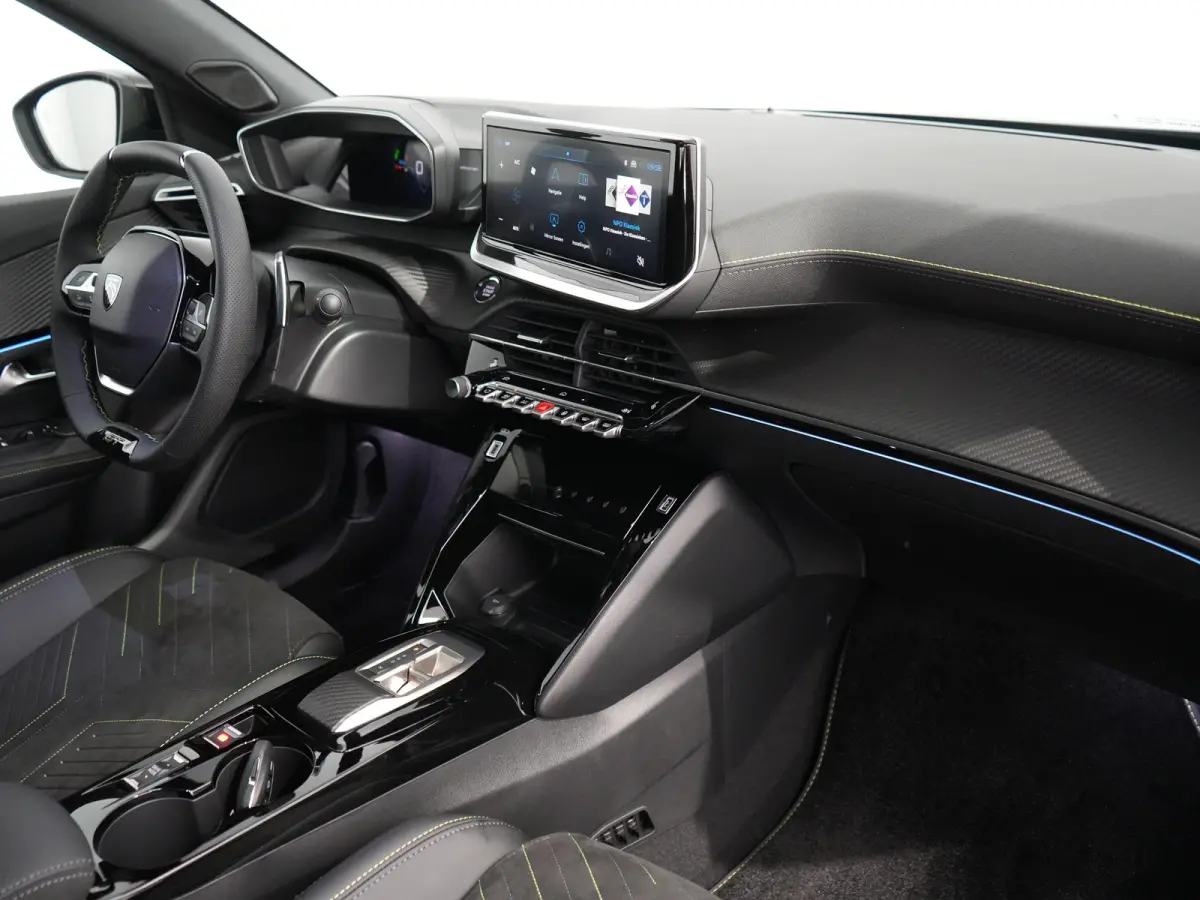 GT | Advanced Active Safety Brake met camera en radar | Climate Control | Elektrisch verstelbare en verwarmbare buitenspiegels