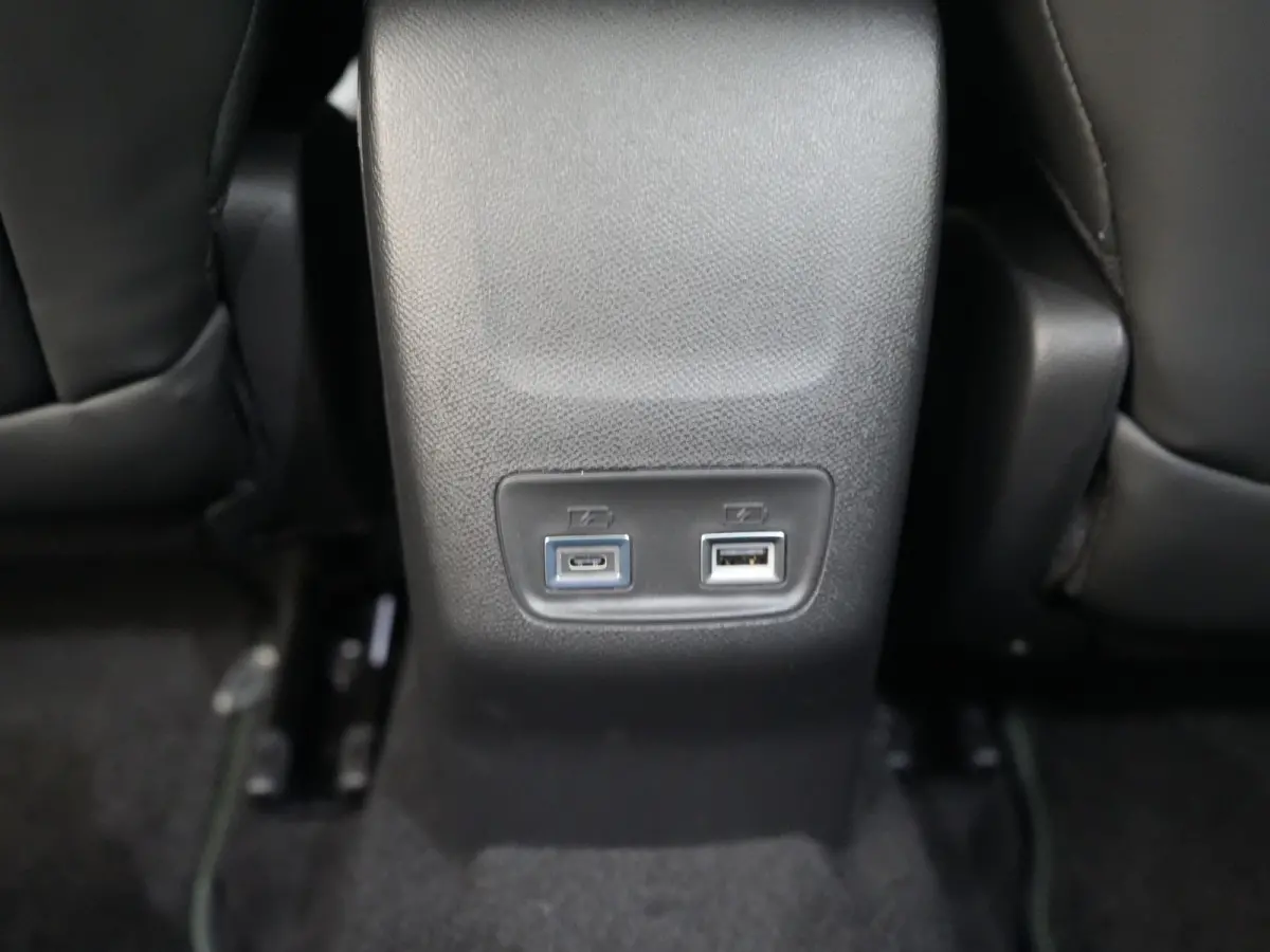 GT | Advanced Active Safety Brake met camera en radar | Climate Control | Elektrisch verstelbare en verwarmbare buitenspiegels